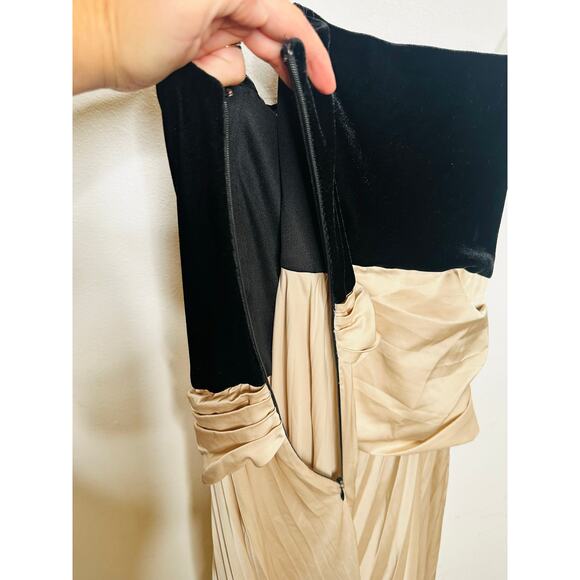 ET OCHS Black Half n Half Velvet Deep V-Neck Charmeuse Pleated Skirt Gown - Picture 6 of 16
